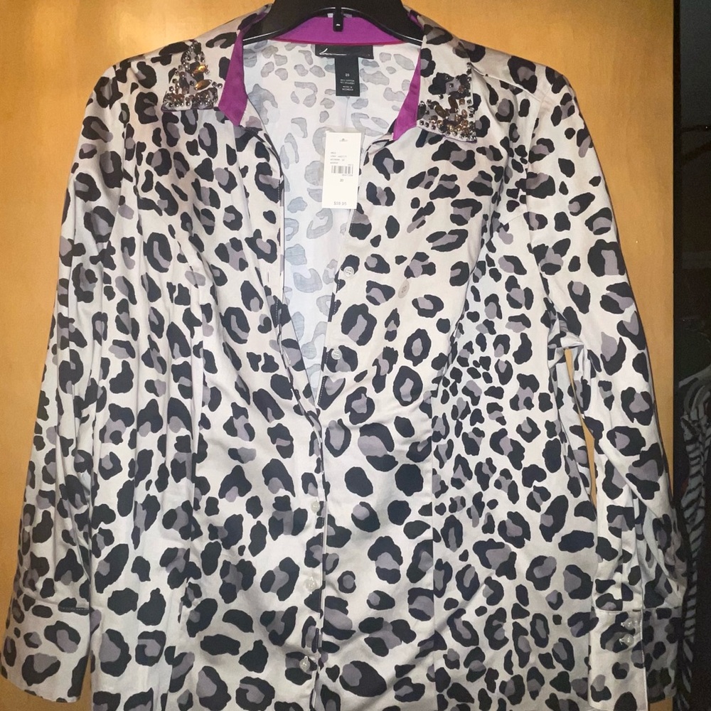 Leopard Print Shirt with Embellished lapels and a pop of color in the collar